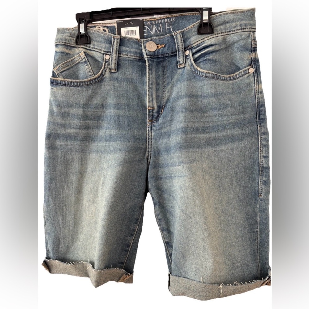 Rock & Republic Bumpershoot Bermuda Shorts Size 8 NWT Stretch Denim
